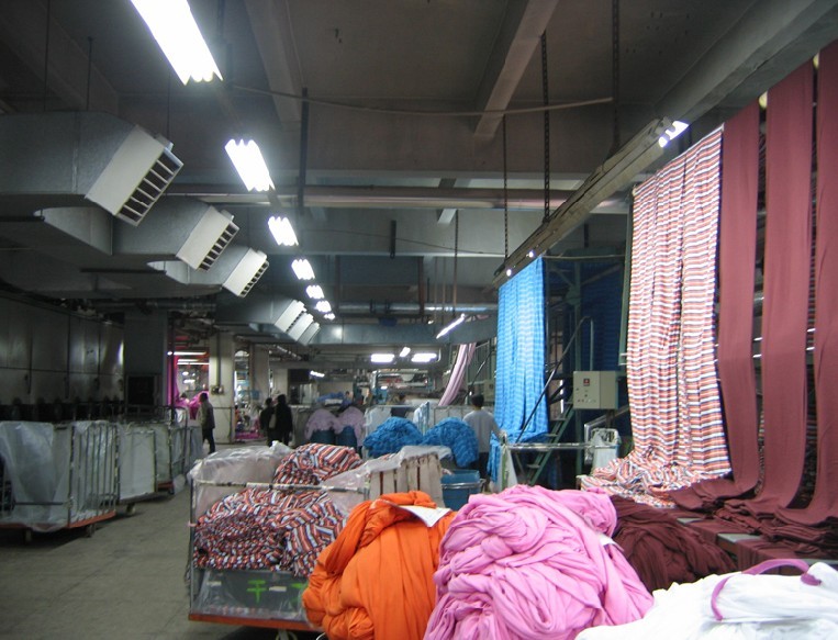 服裝廠降溫設(shè)備室內(nèi)安裝